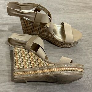Charles David Letti Womens Camel Strappy Wedge 7 very pretty Preowned